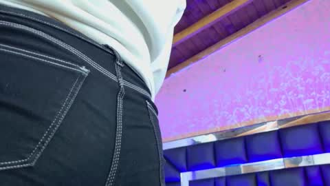 Sofia online show from 10-23-25, 03:06