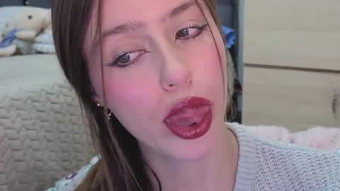 Snapshot of sofia_palacios_ chatting on 06-21-26, 03:42 online show from 06-21-26, 03:42