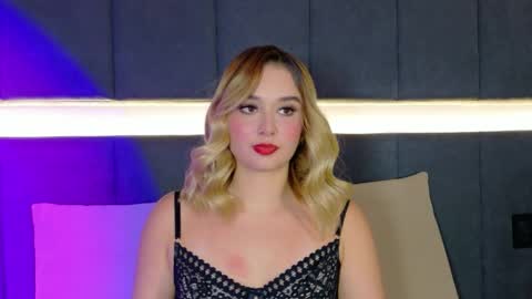 Snapshot of sofia_pamela_ chatting on 05-19-26, 08:48 online show from 05-19-26, 08:48