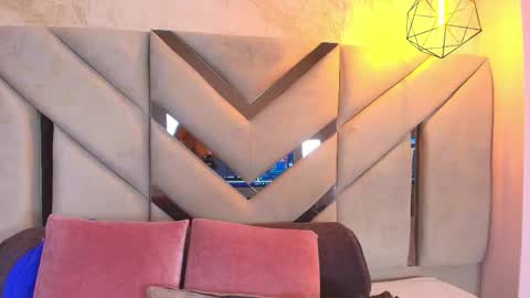 Snapshot of sofia_pamela_ chatting on 05-28-26, 07:00 online show from 05-28-26, 07:00