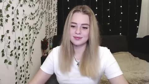 sofia_rosemary online show from 01-09-25, 12:30
