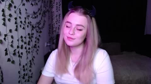 sofia_rosemary online show from 02-13-25, 12:54