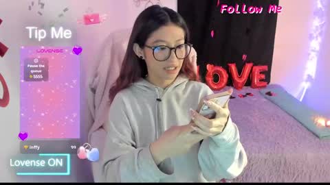 Sofia Thomson online show from 02-19-25, 10:45