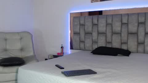 Snapshot of sofia_velez26 chatting on 07-03-26, 12:06 sofia_velez26 online show from 07-03-26, 12:06