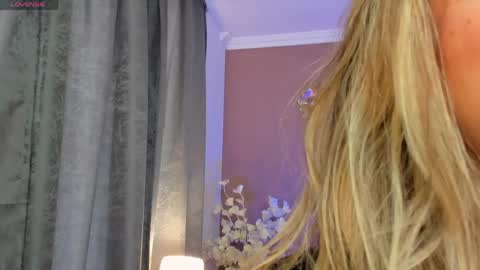 sofia_velvetx online show from 04-18-26, 07:29