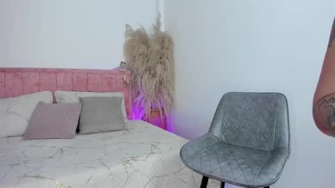 Snapshot of sofia_wilson_ chatting on 09-25-25, 01:26 Sofia Wilson online show from 09-25-25, 01:26