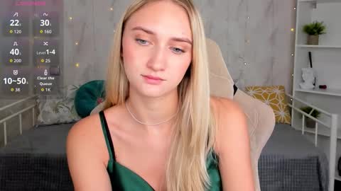 Snapshot of sofiaa__adams chatting on 03-17-26, 05:33 Sofia online show from 03-17-26, 05:33