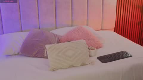 Snapshot of sofiaa_cortes chatting on 07-30-26, 11:31 Sofi online show from 07-30-26, 11:31