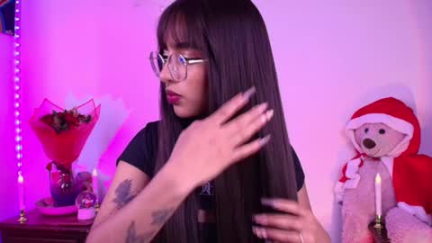 Snapshot of sofiaafoxx chatting on 12-14-24, 01:05 Sofia online show from 12-14-24, 01:05