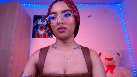 Snapshot of sofiaafoxx chatting on 02-12-25, 07:55 Sofia online show from 02-12-25, 07:55