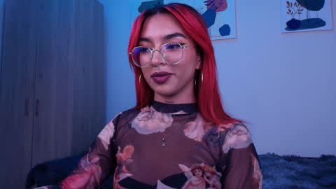 Snapshot of sofiaafoxx chatting on 09-20-25, 10:33 Sofia online show from 09-20-25, 10:33