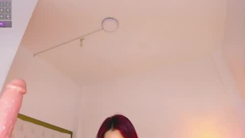 Snapshot of sofiabosch chatting on 05-12-26, 01:47 Sara online show from 05-12-26, 01:47