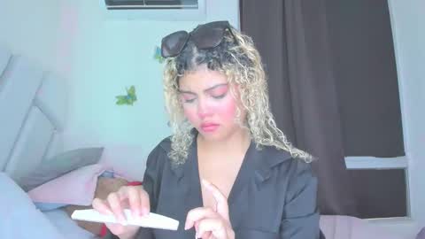 Snapshot of sofiacastillo01 chatting on 04-28-26, 09:31 sofiacastillo01 online show from 04-28-26, 09:31