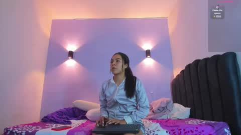 Snapshot of sofiaclaus_19 chatting on 01-11-25, 05:20 Sofia online show from 01-11-25, 05:20