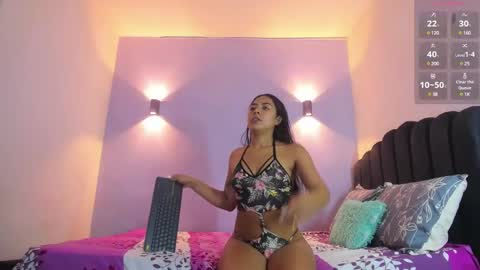 Snapshot of sofiaclaus_19 chatting on 02-20-25, 04:18 Sofia online show from 02-20-25, 04:18