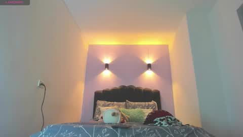 Snapshot of sofiaclaus_19 chatting on 11-02-25, 02:47 Sofia online show from 11-02-25, 02:47