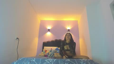 Snapshot of sofiaclaus_19 chatting on 12-13-25, 11:21 Sofia online show from 12-13-25, 11:21