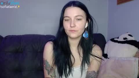 Snapshot of sofiafaerie chatting on 01-12-25, 09:19 sofiafaerie online show from 01-12-25, 09:19