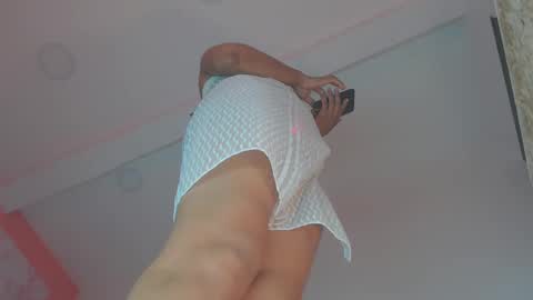 Snapshot of sofianena chatting on 03-12-25, 12:53 love online show from 03-12-25, 12:53