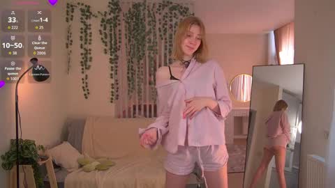 Sofia Help me overcome shynes with 100 thumbs up online show from 04-04-26, 02:10