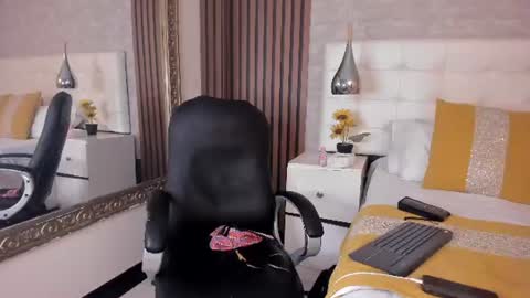 Snapshot of sofiathoompson chatting on 06-18-26, 09:41 sofiathoompson online show from 06-18-26, 09:41