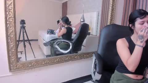 Snapshot of sofiathoompson chatting on 06-28-26, 09:21 sofiathoompson online show from 06-28-26, 09:21