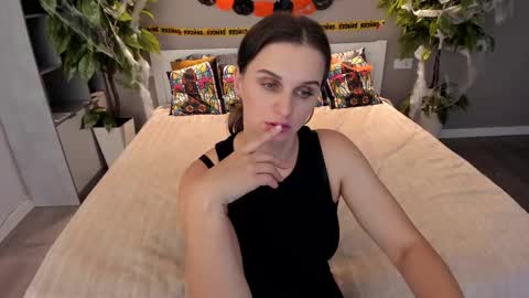 Sofi online show from 10-27-25, 08:57