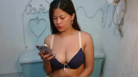 Snapshot of sofie_loorexx chatting on 05-08-26, 12:21 sofie_loorexx online show from 05-08-26, 12:21
