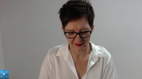 Sofie Velvet online show from 12-16-25, 07:02