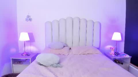 Snapshot of sofiebunnie chatting on 07-17-26, 11:09 sofiebunnie online show from 07-17-26, 11:09