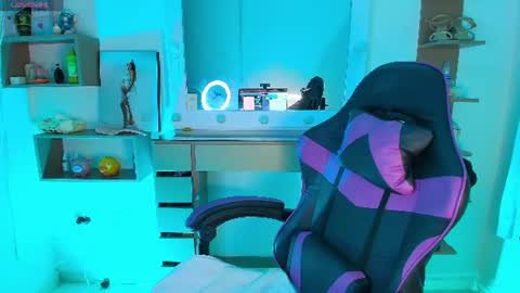 Snapshot of sofierosse_ chatting on 07-17-26, 02:07 Sofie Rosee online show from 07-17-26, 02:07