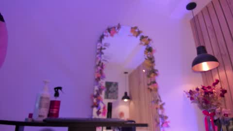 Sofie online show from 11-13-25, 01:54