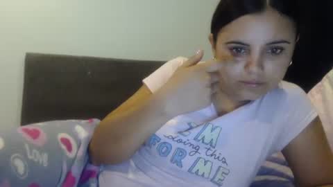 Snapshot of sofigarcia17 chatting on 01-22-25, 02:15 sofi online show from 01-22-25, 02:15