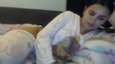 Snapshot of sofigarcia17 chatting on 10-06-25, 03:59 sofi online show from 10-06-25, 03:59