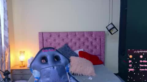 sofii_cute01 online show from 02-12-26, 01:17