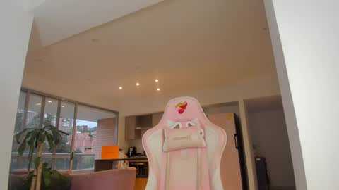    online show from 02-11-25, 11:01