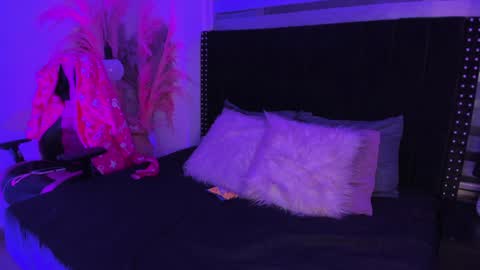 Snapshot of sofiia_rubb chatting on 12-30-24, 09:59 Sofia online show from 12-30-24, 09:59