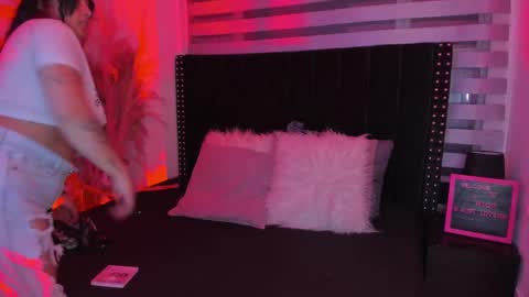 Snapshot of sofiia_rubb chatting on 01-28-25, 03:57 Sofia online show from 01-28-25, 03:57