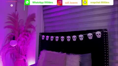Snapshot of sofiia_rubb chatting on 10-18-25, 04:37 Sofia online show from 10-18-25, 04:37