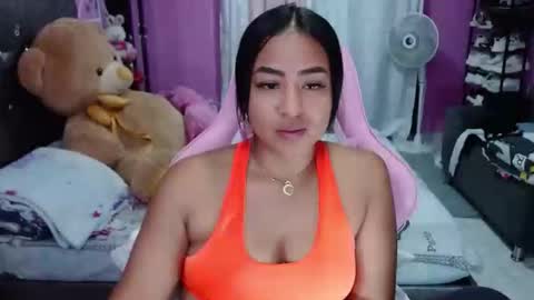 Snapshot of sofiiadreams chatting on 02-12-26, 02:01 sofia Dreams online show from 02-12-26, 02:01