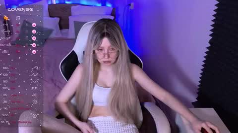 Sofia online show from 02-11-26, 04:17