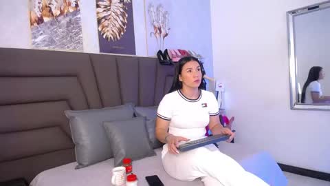 Snapshot of sofiperez_ chatting on 05-18-26, 11:16 online show from 05-18-26, 11:16