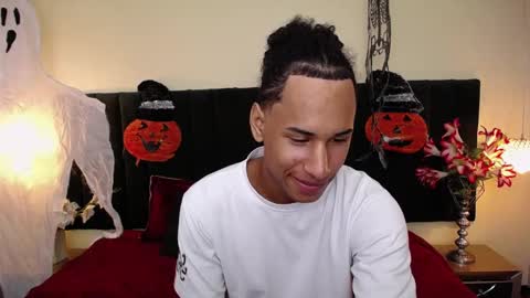 Cam and Amy online show from 10-29-25, 08:10