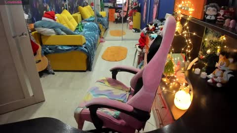 Sofie online show from 01-11-25, 02:41