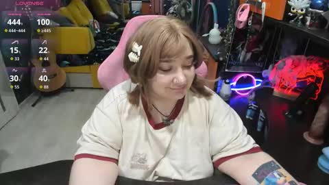 Sofie online show from 09-12-25, 01:17