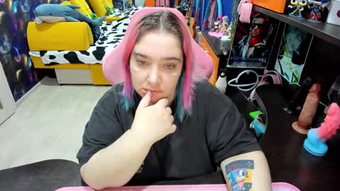 Sofie online show from 11-25-25, 03:28