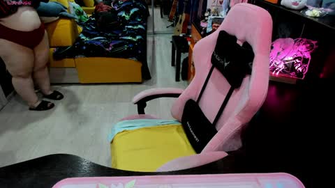 Sofie online show from 04-07-26, 04:13