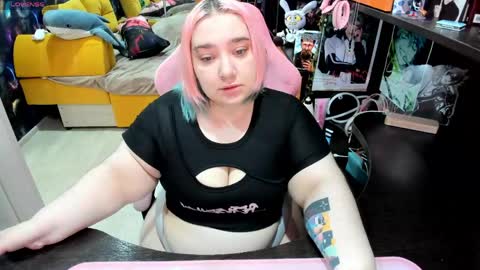 Sofie online show from 04-17-26, 02:58