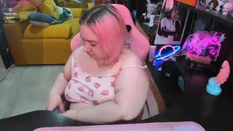 Snapshot of softie_sofy chatting on 06-24-26, 02:10 Sofie online show from 06-24-26, 02:10