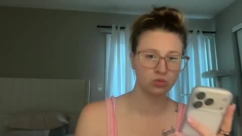 Snapshot of softslutxo chatting on 05-10-26, 02:39 softslutxo online show from 05-10-26, 02:39